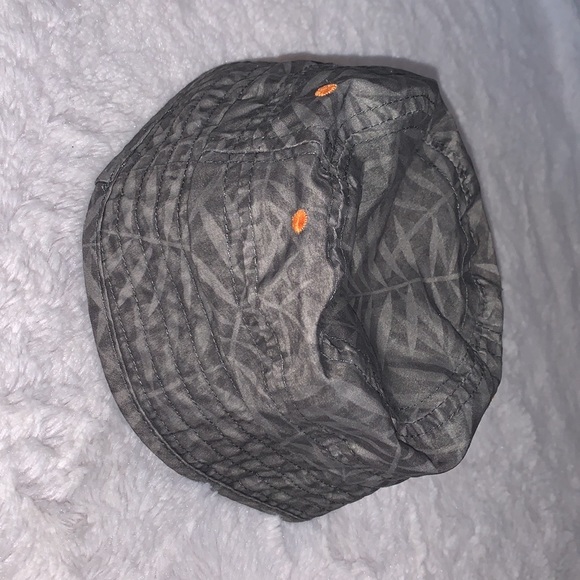 (3 for $10) George bucket hat - Picture 3 of 5